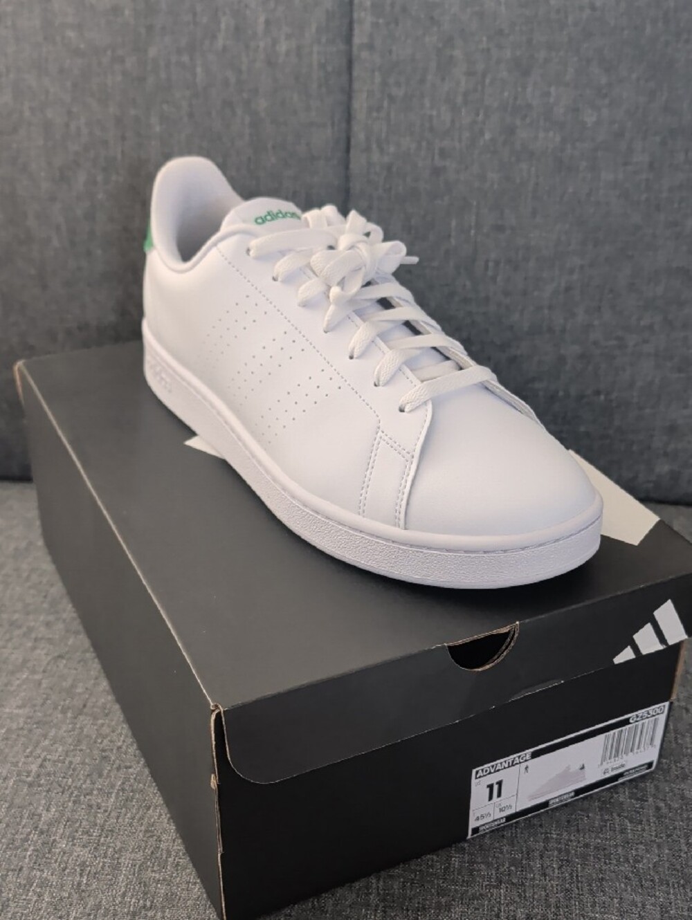 adidas White Sneakers Advantage - Picture 2 of 5